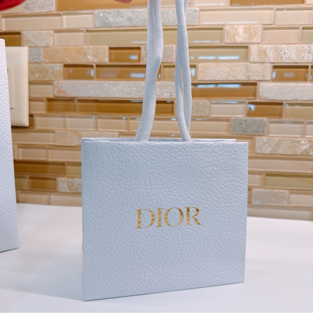 Small Dior Gift Bag — Textured White with Gold Logo (14.5×13×5cm)